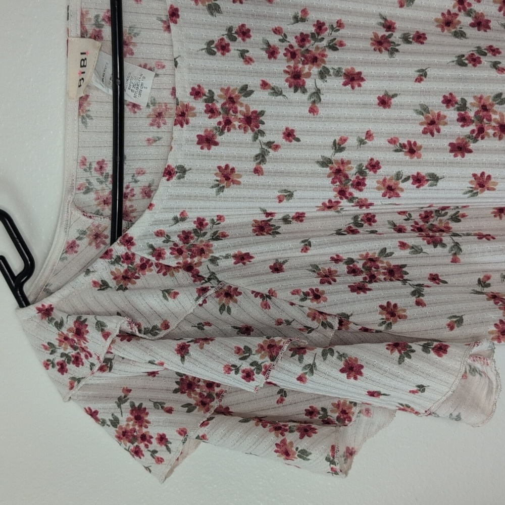 BiBi Floral Ruffle Sleeve Blouse - Picture 8 of 8